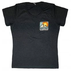 Reef & Reel Women's Beach Vibes Scoop Neck T-shirt